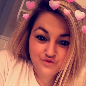 Meet your Posher, Caitlan elizabeth